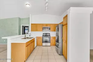 10009 E Moonstruck Way, Tucson, AZ 85747 - Photo 9