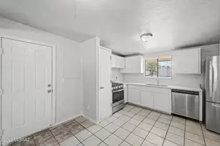 6633 E Mary Dr, Tucson, AZ 85730 - Photo 11