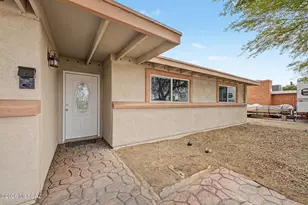 1310 W McMillan Pl, Tucson, AZ 85705 - Photo 1