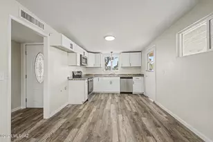 1310 W McMillan Pl, Tucson, AZ 85705 - Photo 13