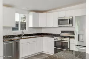 8032 E Victoria Dr, Tucson, AZ 85730 - Photo 11