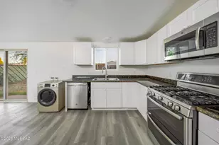 8032 E Victoria Dr, Tucson, AZ 85730 - Photo 9