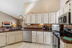 38080 S Elbow Bend Dr, Saddlebrooke, AZ 85739 - Photo 15