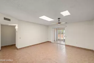 320 N Calle Del Lago, Green Valley, AZ 85614 - Photo 11