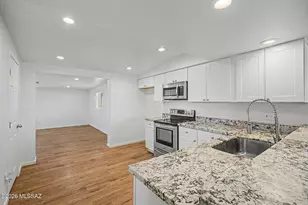 2242 W Calle Comodo, Tucson, AZ 85705 - Photo 9