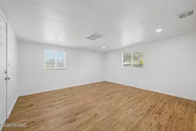 2242 W Calle Comodo, Tucson, AZ 85705 - Photo 7