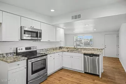 2242 W Calle Comodo, Tucson, AZ 85705 - Photo 11