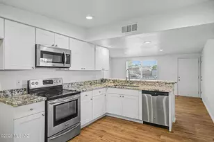 2242 W Calle Comodo, Tucson, AZ 85705 - Photo 11