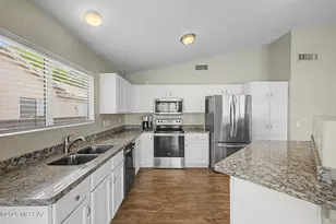 7146 W Hunnington Dr, Tucson, AZ 85743 - Photo 7