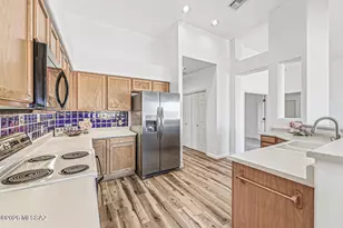 4901 S Meadow Ridge Dr, Green Valley, AZ 85622 - Photo 13