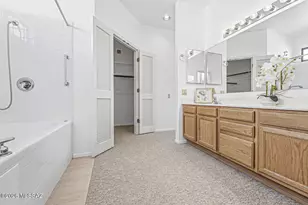 4901 S Meadow Ridge Dr, Green Valley, AZ 85622 - Photo 31