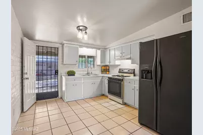 2001 S 3rd Avenue, Tucson, AZ 85713 - Photo 13