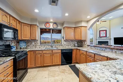 1641 N Coral Bells Drive, Tucson, AZ 85745 - Photo 7
