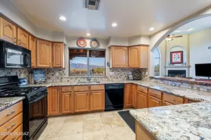 1641 N Coral Bells Dr, Tucson, AZ 85745 - Photo 7