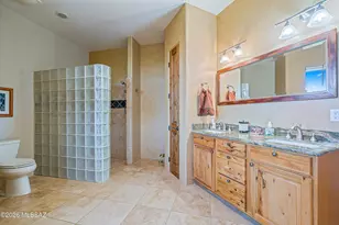 1540 N Saguaro Cliffs Ct, Tucson, AZ 85745 - Photo 31