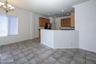 2083 S Mcconnell Dr, Tucson, AZ 85710 - Photo 9
