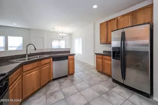2083 S Mcconnell Dr, Tucson, AZ 85710 - Photo 13