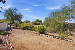 822 W Calle Del Regalo, Green Valley, AZ 85614 - Photo 25