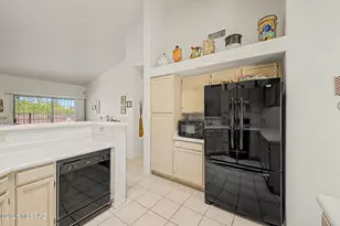 160 S Hampton Hill Ct, Tucson, AZ 85748 - Photo 13