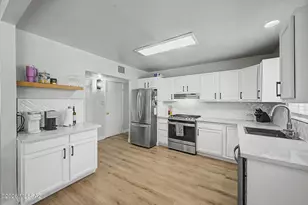 4838 E Helen St, Tucson, AZ 85712 - Photo 11