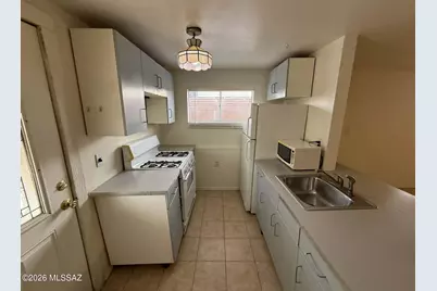 1137 E Adelaide Drive #2, Tucson, AZ 85719 - Photo 7