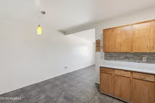 1808 W Caravelle Rd, Tucson, AZ 85713 - Photo 11