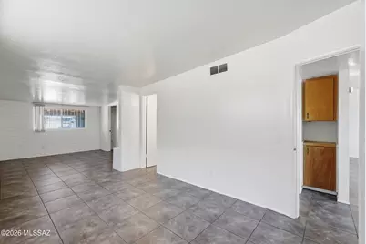 1808 W Caravelle Road, Tucson, AZ 85713 - Photo 9