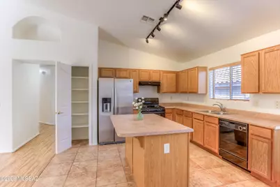 10923 S Lake Gambusi Drive, Vail, AZ 85641 - Photo 11