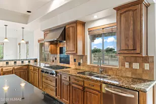 10685 N Summer Moon Pl, Oro Valley, AZ 85737 - Photo 11