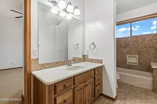 10685 N Summer Moon Pl, Oro Valley, AZ 85737 - Photo 25