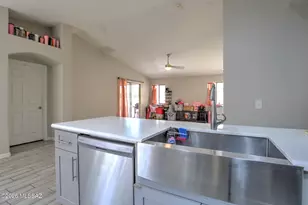 6443 W Elk Falls Way, Tucson, AZ 85757 - Photo 11