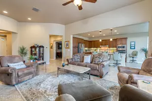 2235 E Thunderchief Dr, Green Valley, AZ 85614 - Photo 13