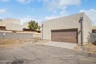 2469 N Silver Mosaic Dr, Tucson, AZ 85745 - Photo 19