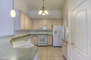 894 N Sugar Maple Pl, Tucson, AZ 85710 - Photo 11