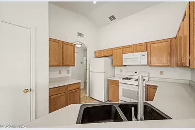 10052 E Paseo San Rosendo, Tucson, AZ 85747 - Photo 11