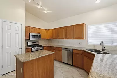8047 N Arcata Drive, Tucson, AZ 85743 - Photo 11