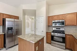 8047 N Arcata Dr, Tucson, AZ 85743 - Photo 11