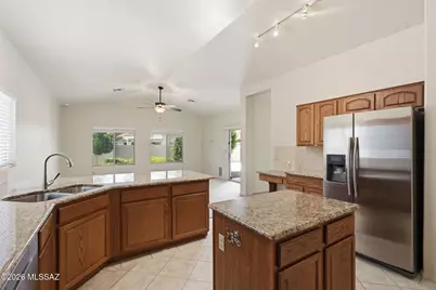 8047 N Arcata Drive, Tucson, AZ 85743 - Photo 9