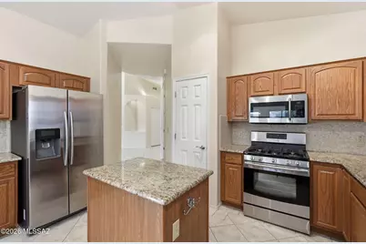 8047 N Arcata Drive, Tucson, AZ 85743 - Photo 9