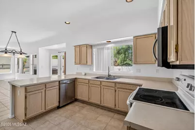 156 S Eastern Dawn Avenue, Tucson, AZ 85748 - Photo 5