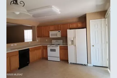 67 W Calle Mantilla, Sahuarita, AZ 85629 - Photo 3