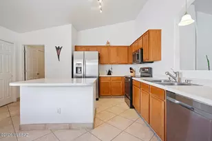 7239 W Silver Sand Dr, Tucson, AZ 85743 - Photo 11