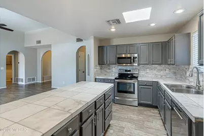 11001 E Indigo Bush Place, Tucson, AZ 85748 - Photo 3