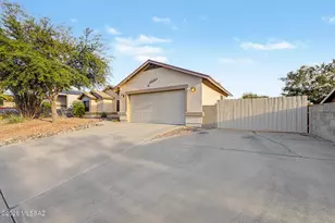 10032 E Domenic Ln, Tucson, AZ 85730 - Photo 5