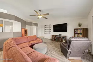 10032 E Domenic Ln, Tucson, AZ 85730 - Photo 9