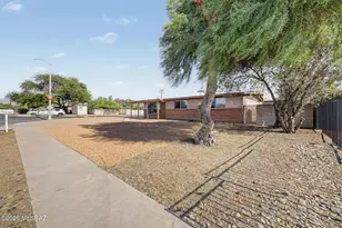6676 E Calle Dened, Tucson, AZ 85710 - Photo 3
