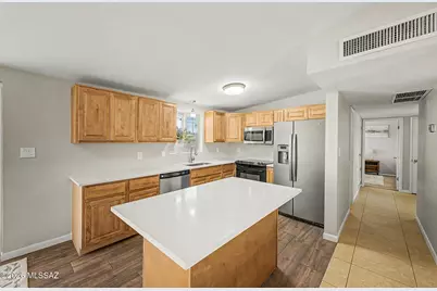 6676 E Calle Dened, Tucson, AZ 85710 - Photo 11