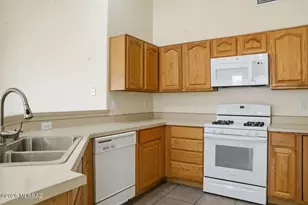 10227 E Watson Dr, Tucson, AZ 85730 - Photo 13