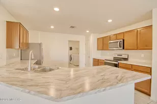 8811 E Stone Meadow Cir, Tucson, AZ 85730 - Photo 13