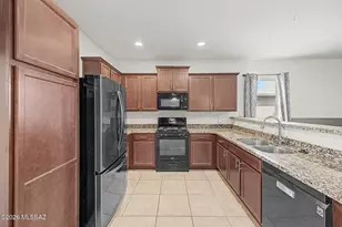 11377 W Folsom Point Dr, Marana, AZ 85658 - Photo 9